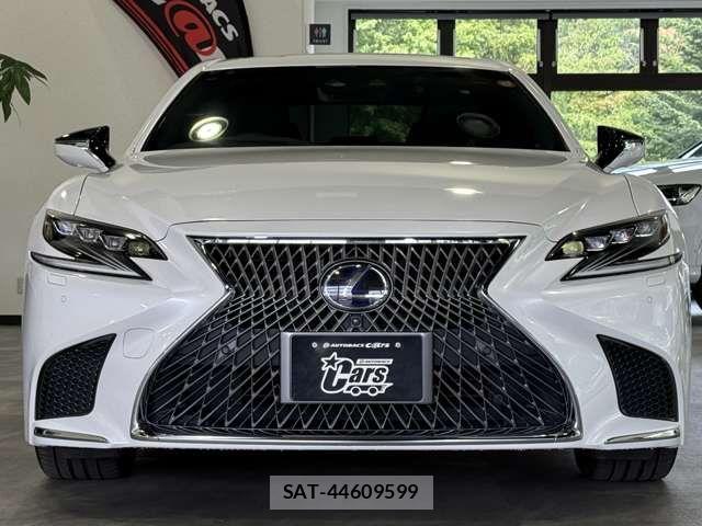 Lexus LS 2018-01 8245727-3