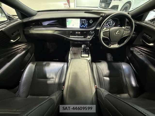 Lexus LS 2018-01 8245727-5