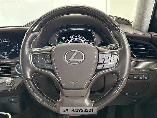 Lexus LS 2018-05 8315193-10