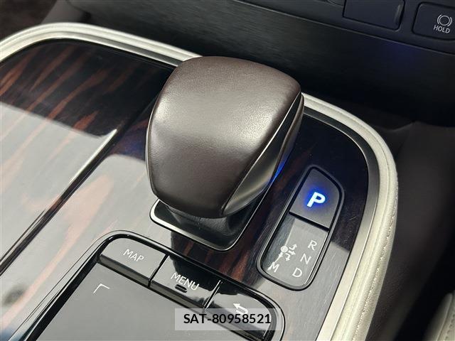 Lexus LS 2018-05 8315193-15