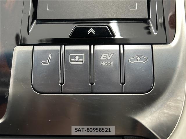 Lexus LS 2018-05 8315193-18
