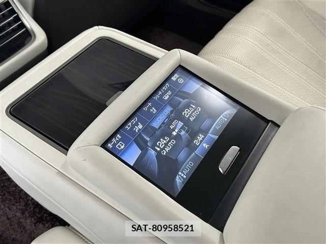 Lexus LS 2018-05 8315193-24