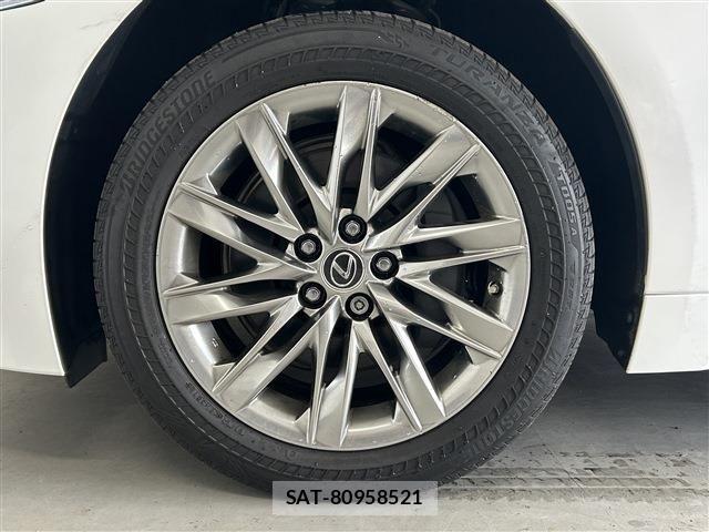 Lexus LS 2018-05 8315193-7