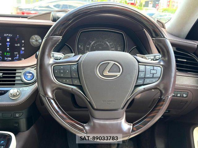 Lexus LS 2017-11 8366747-9