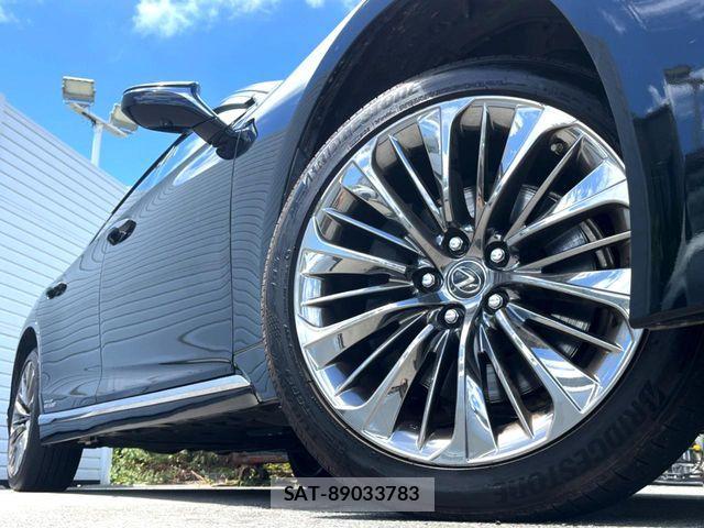 Lexus LS 2017-11 8366747-14