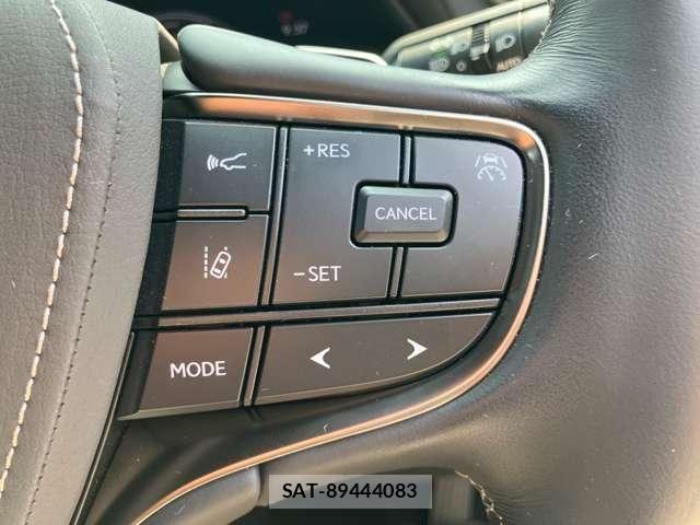 Lexus LS 2021-11 8366743-11