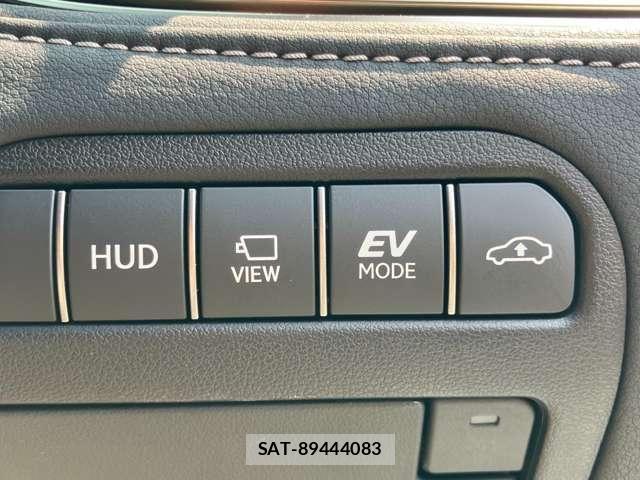 Lexus LS 2021-11 8366743-27