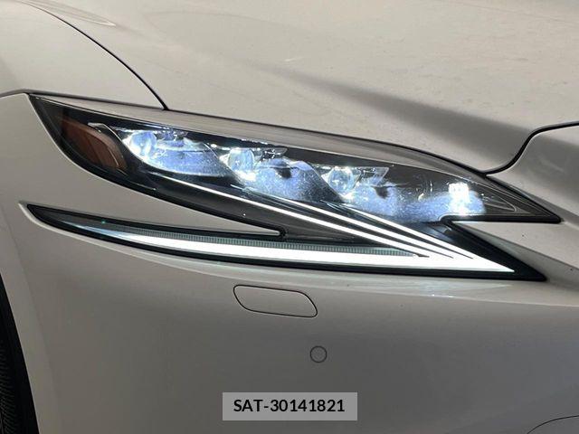 Lexus LS 2018-03 8366745-13