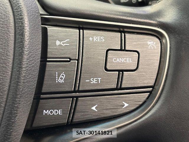 Lexus LS 2018-03 8366745-6