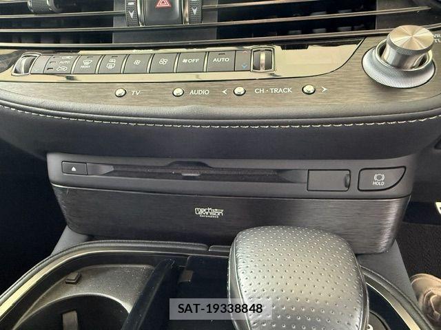 Lexus LS 2017-12 8457805-14