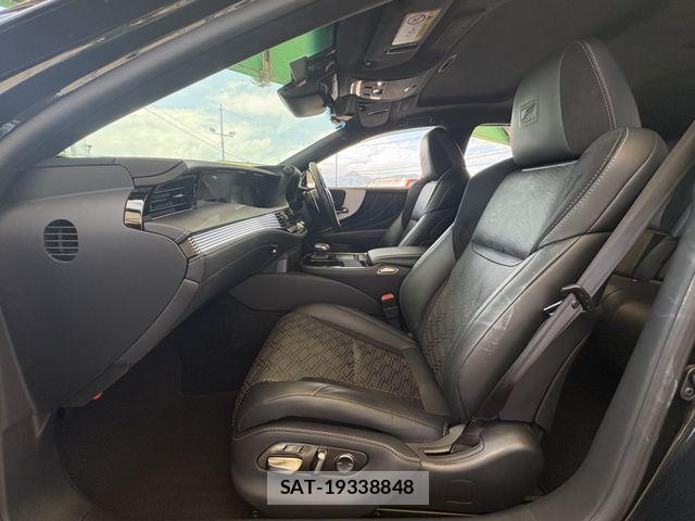 Lexus LS 2017-12 8457805-20