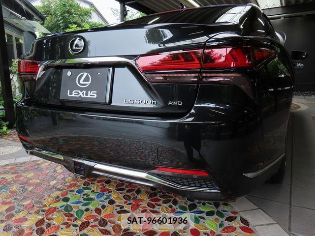 Lexus LS 2025-08 8525547-1