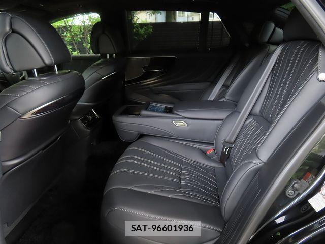 Lexus LS 2025-08 8525547-24