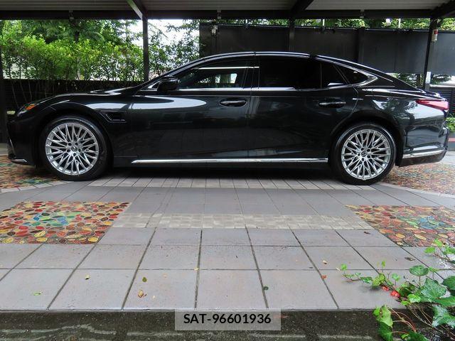 Lexus LS 2025-08 8525547-3