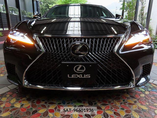 Lexus LS 2025-08 8525547-4