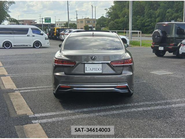 Lexus LS 2017-12 8525548-1