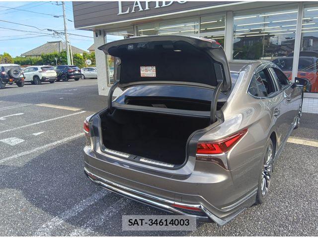 Lexus LS 2017-12 8525548-24