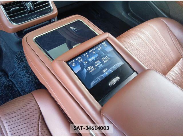 Lexus LS 2017-12 8525548-28