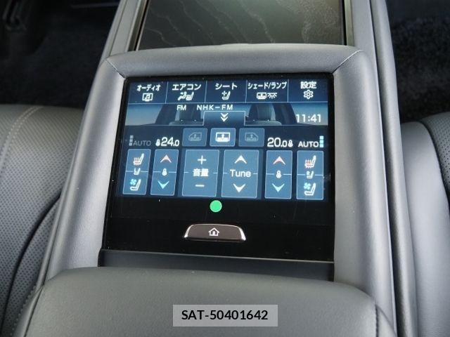 Lexus LS 2023-03 8562450-13