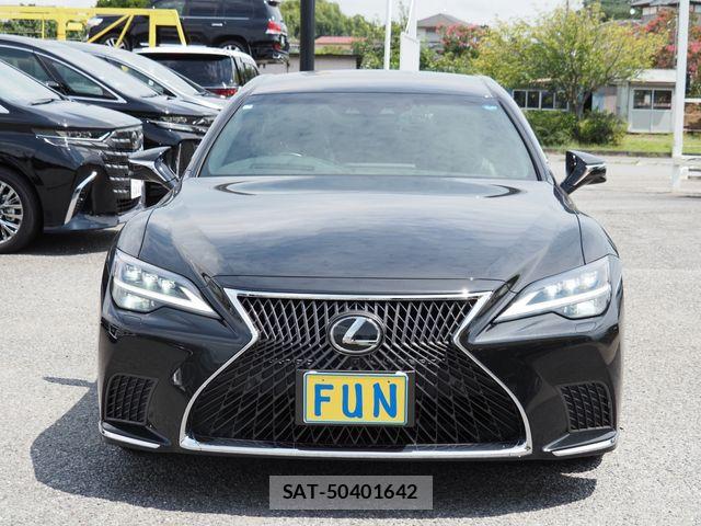 Lexus LS 2023-03 8562450-1