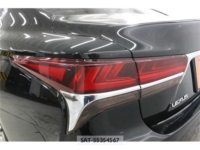 Lexus LS 2018-07 8627484-15