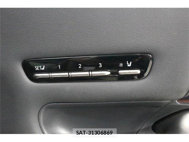 Lexus LS 2018-07 8627483-29