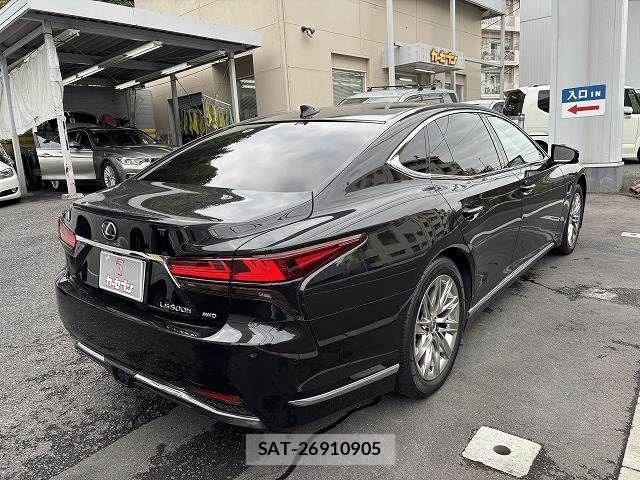 Lexus LS 2023-03 8685845-28