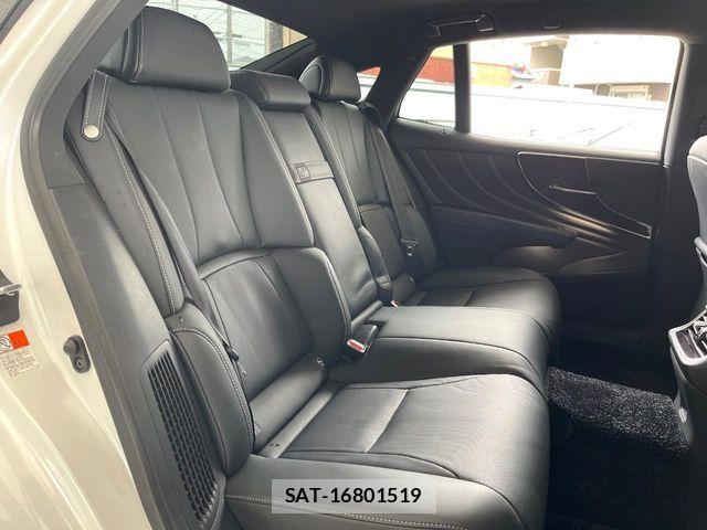 Lexus LS 2017-11 8796486-10