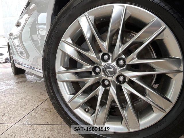 Lexus LS 2017-11 8796486-13