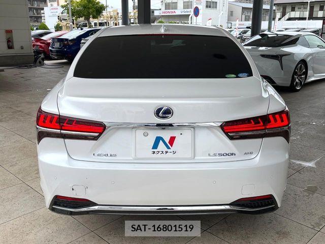 Lexus LS 2017-11 8796486-16