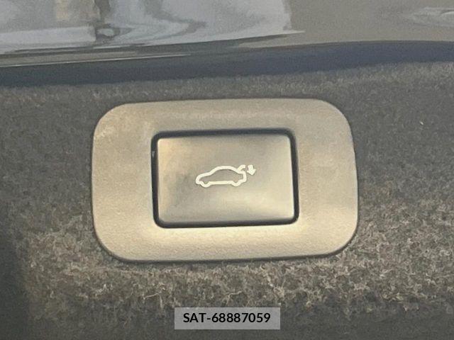 Lexus LS 2017-11 8796482-8