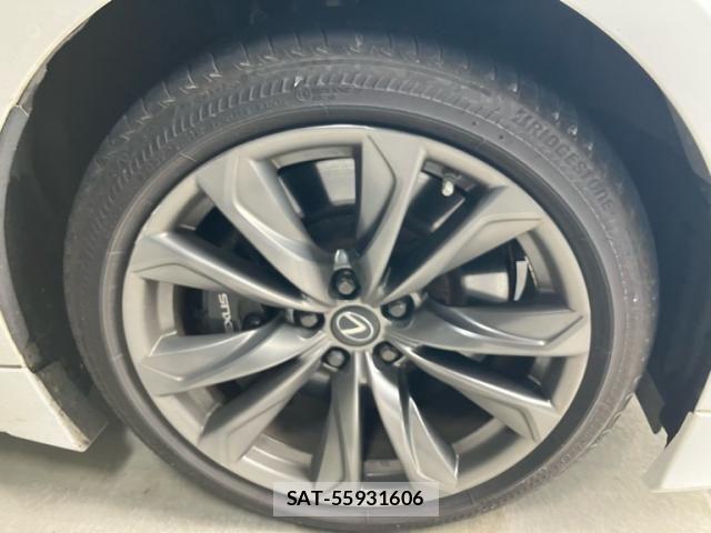Lexus LS 2018-02 8829965-3