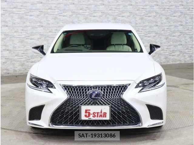Lexus LS 2017-11 8880519-7