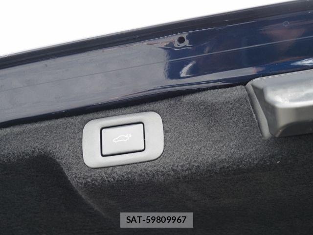 Lexus LS 2022-08 8880520-16