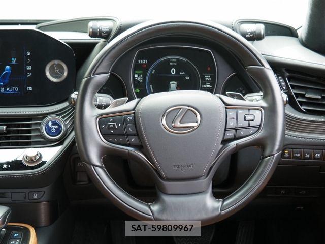 Lexus LS 2022-08 8880520-18