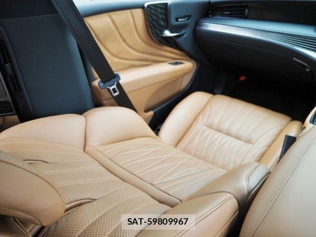 Lexus LS 2022-08 8880520-28