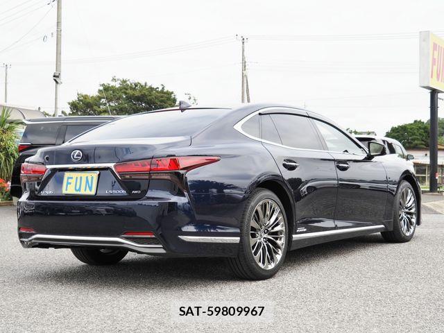 Lexus LS 2022-08 8880520-4