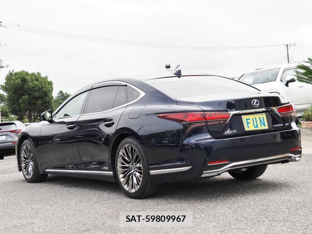 Lexus LS 2022-08 8880520-5