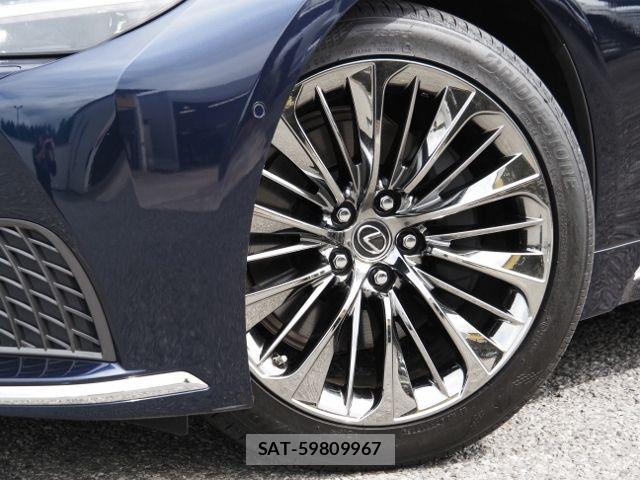 Lexus LS 2022-08 8880520-7