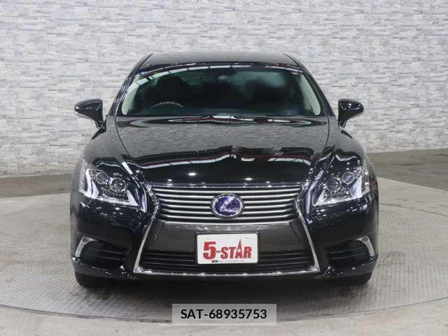 Lexus LS 2015-03 1092447-10