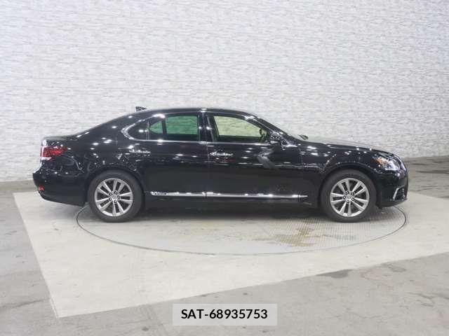 Lexus LS 2015-03 1092447-12