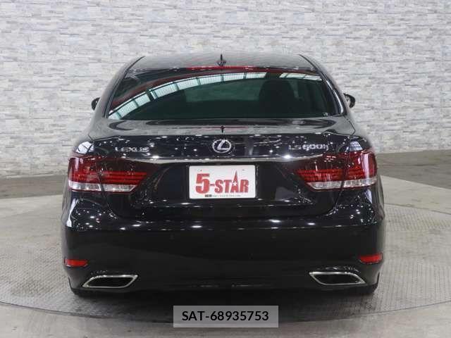 Lexus LS 2015-03 1092447-13