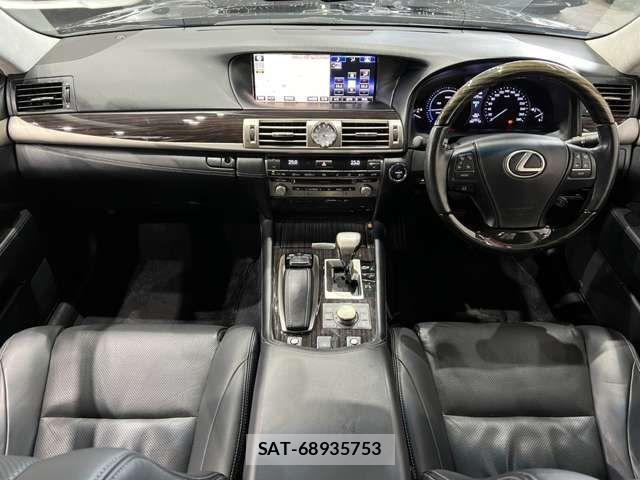 Lexus LS 2015-03 1092447-19