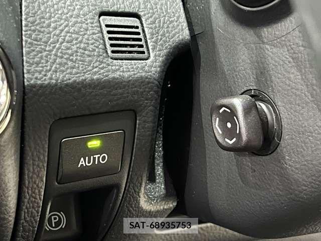 Lexus LS 2015-03 1092447-7