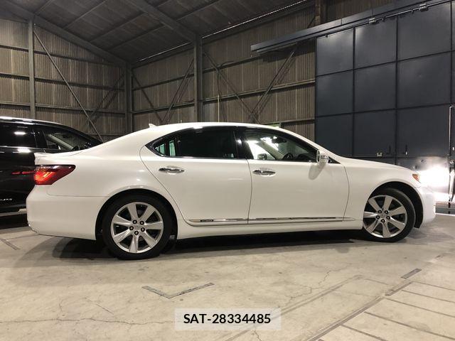 Lexus LS 2011-08 1413239-18