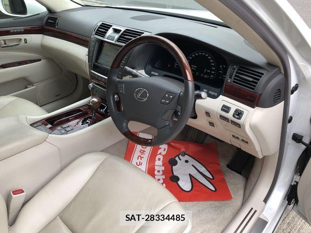 Lexus LS 2011-08 1413239-1