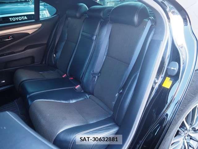 Lexus LS 2012-10 1426427-13