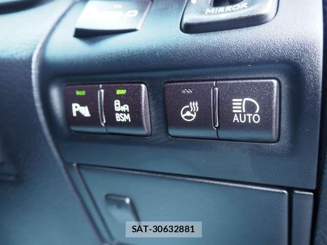 Lexus LS 2012-10 1426427-17