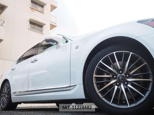 Lexus LS 2012-12 1609711-10