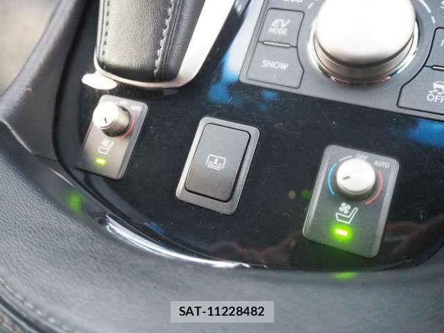 Lexus LS 2012-12 1609711-16